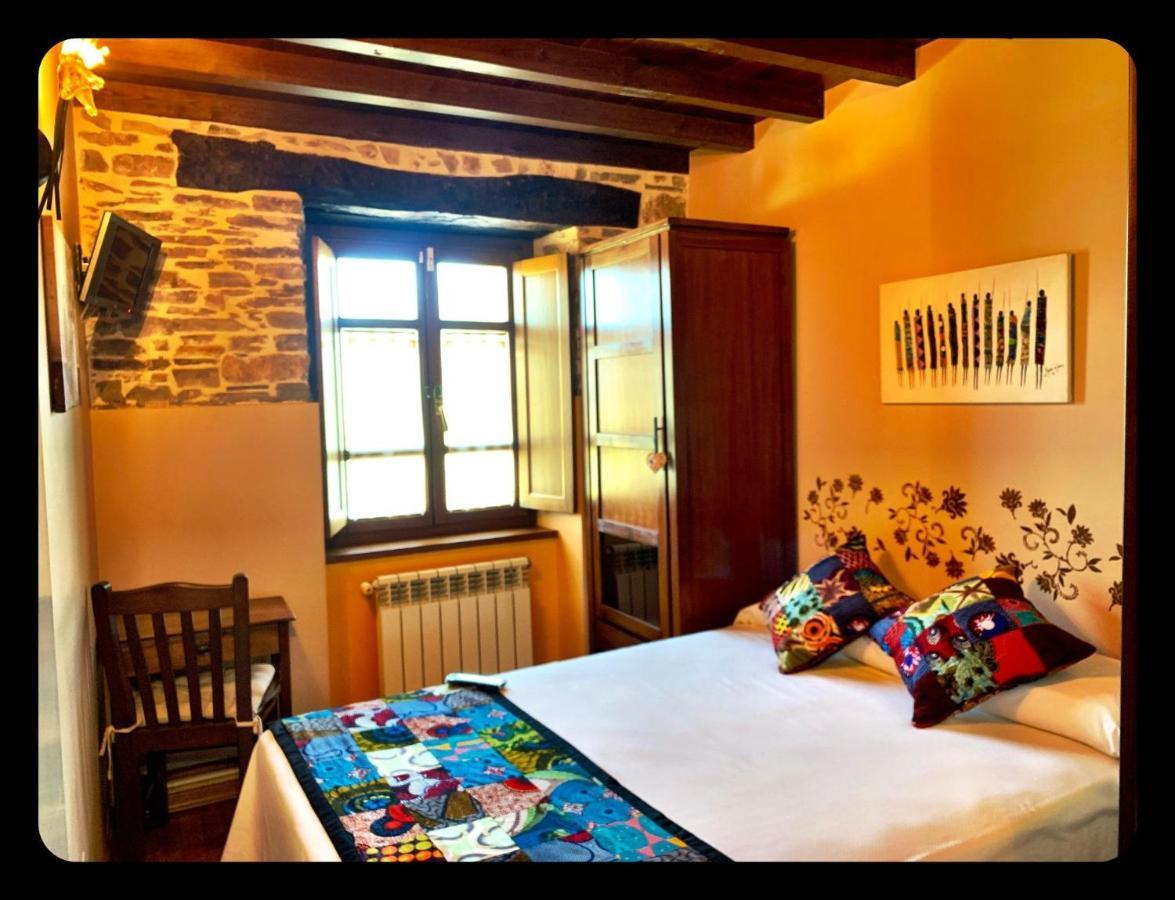 Os Tres Teixos Pension San Acisclo Buitenkant foto