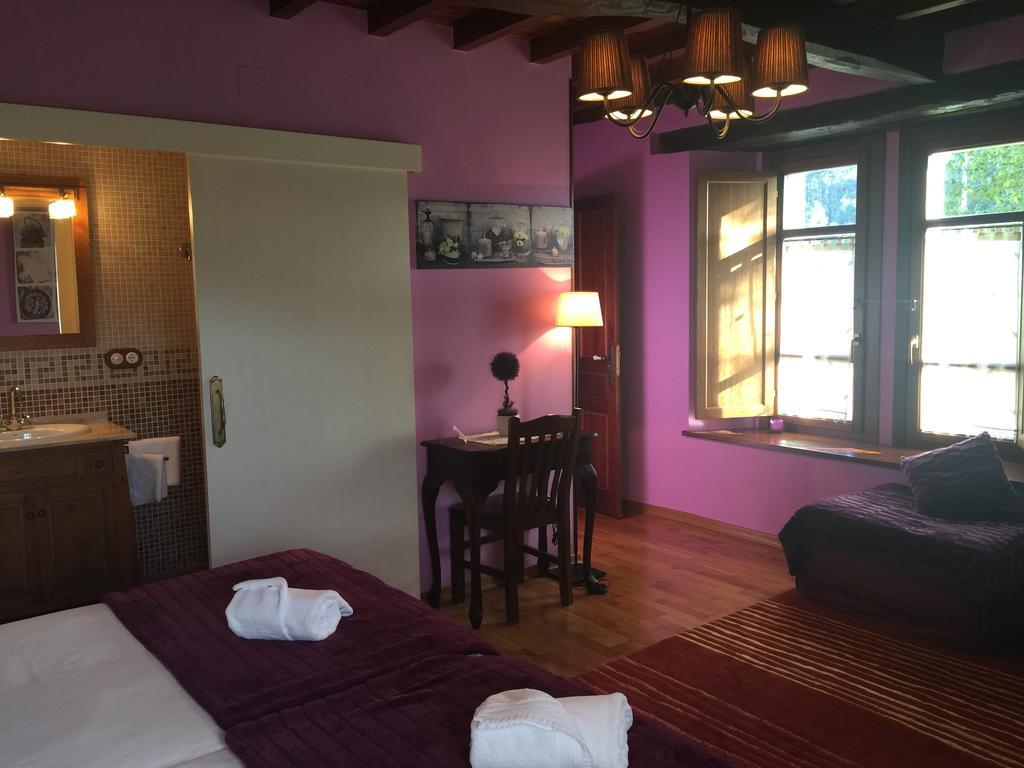 Os Tres Teixos Pension San Acisclo Buitenkant foto