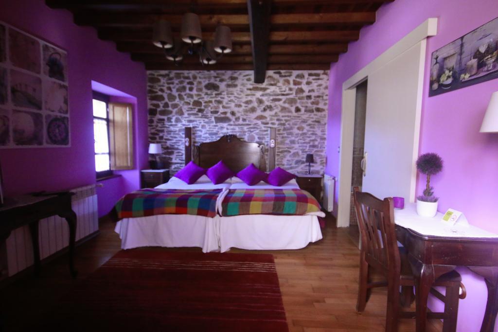 Os Tres Teixos Pension San Acisclo Buitenkant foto