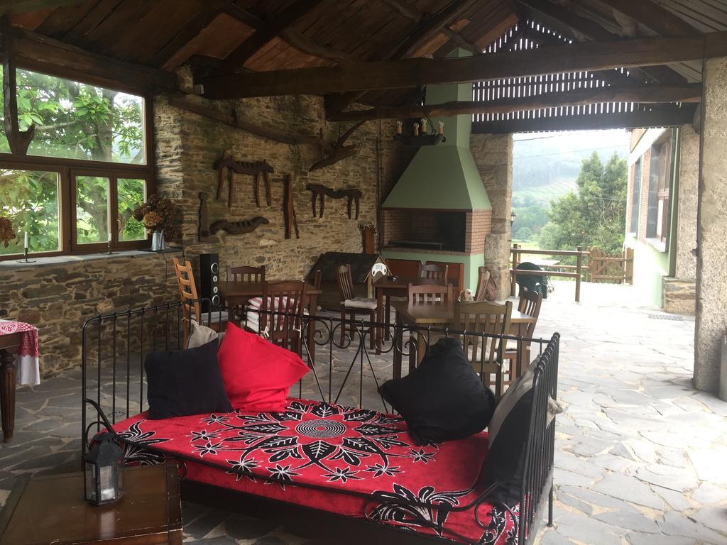 Os Tres Teixos Pension San Acisclo Buitenkant foto