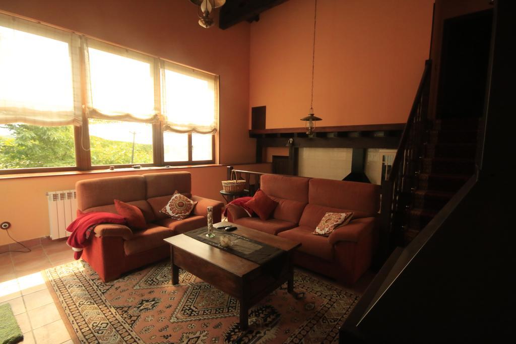 Os Tres Teixos Pension San Acisclo Buitenkant foto