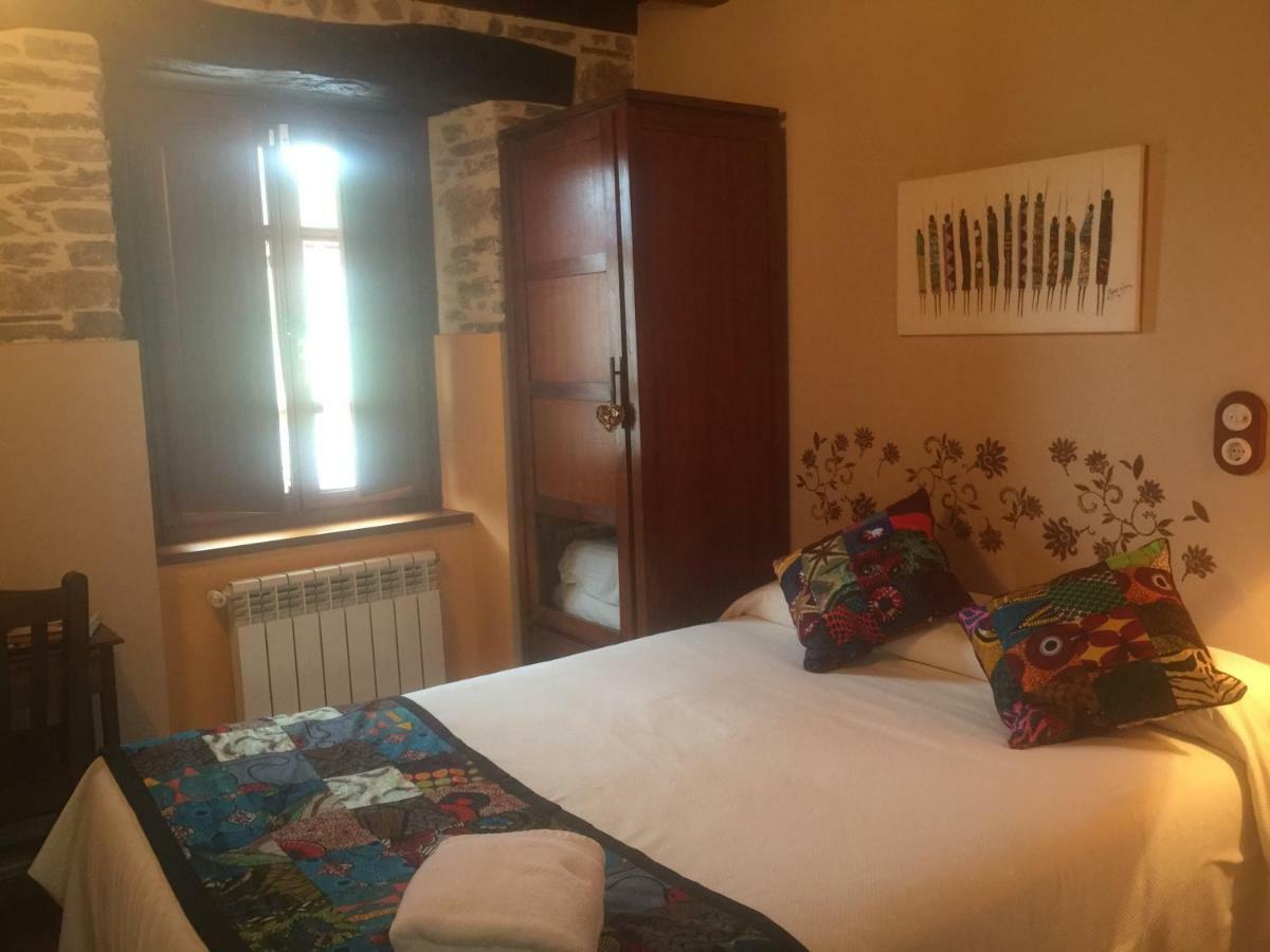 Os Tres Teixos Pension San Acisclo Buitenkant foto